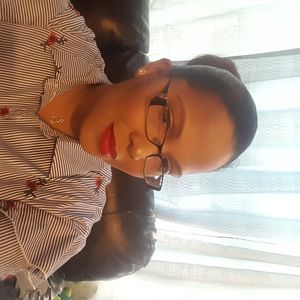 Meet your Posher, Dineya